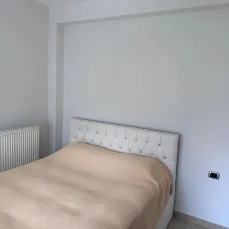 Apartment Center 3 Bedroom