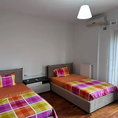 Center 3 Bedroom Apartment